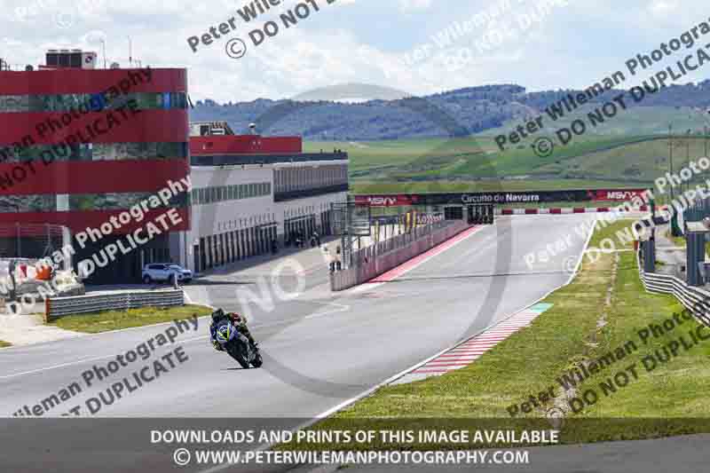 cadwell no limits trackday;cadwell park;cadwell park photographs;cadwell trackday photographs;enduro digital images;event digital images;eventdigitalimages;navarra;no limits trackdays;peter wileman photography;racing digital images;trackday digital images;trackday photos